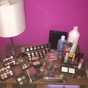 High-End Makeup Bundle!!
